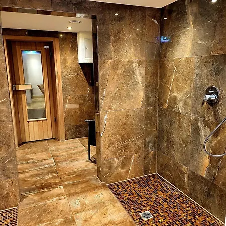 Hotell Arthotel Ana Gold